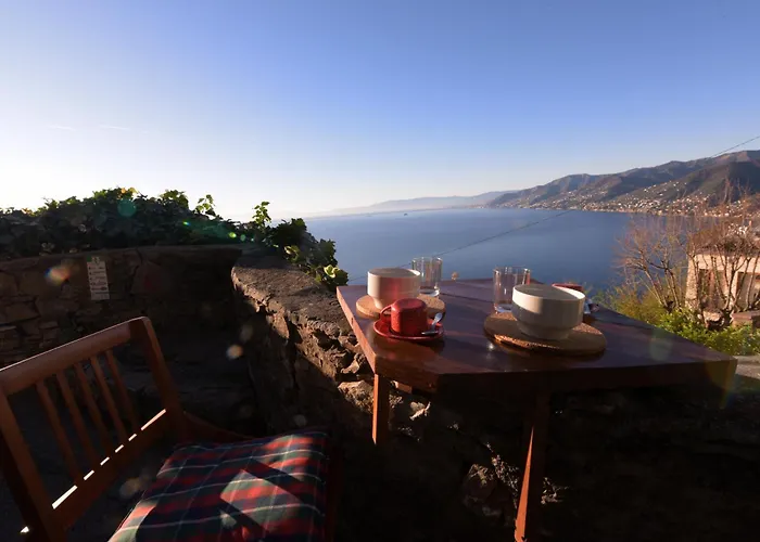Hikers' Nest With Sea View Appartamento *